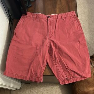 Brick red men’s docker shorts